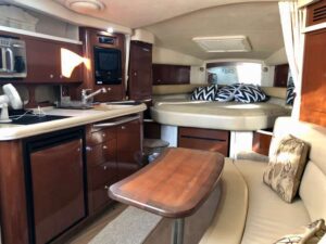 34ft-private-charter-interior